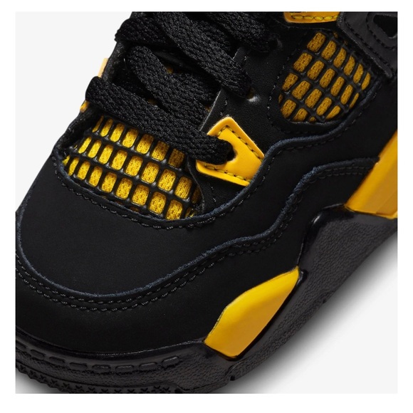 Jordan 4 Retro Thunder (2023) Toddlers Size 6c - Picture 8 of 15